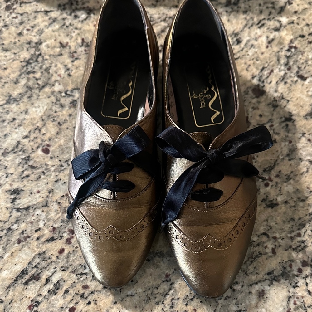 Nina bronze oxford size 6 1/2